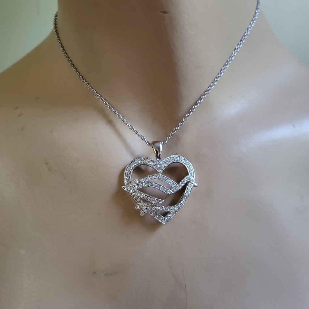 Catherine Herrara Silver Tone Rhinestone Heart Dove Pendant Necklace‎ 18" Y2K
